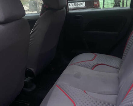 Форд Фиеста 2007 в Могилев-Подольском на Automoto.ua Красный Форд Фиеста, объемом двигателя 1.3 л и пробегом 204 тыс. км за 3700 $, фото 8 на Automoto.ua