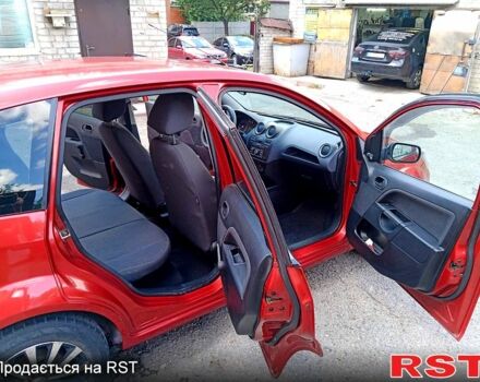 Красный Форд Фиеста, объемом двигателя 1.4 л и пробегом 214 тыс. км за 5000 $, фото 8 на Automoto.ua