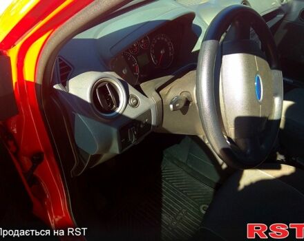 Красный Форд Фиеста, объемом двигателя 1.2 л и пробегом 112 тыс. км за 5700 $, фото 10 на Automoto.ua