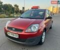 Червоний Форд Фієста, об'ємом двигуна 1.24 л та пробігом 130 тис. км за 3900 $, фото 1 на Automoto.ua