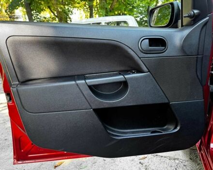 Червоний Форд Фієста, об'ємом двигуна 1.4 л та пробігом 183 тис. км за 3940 $, фото 12 на Automoto.ua