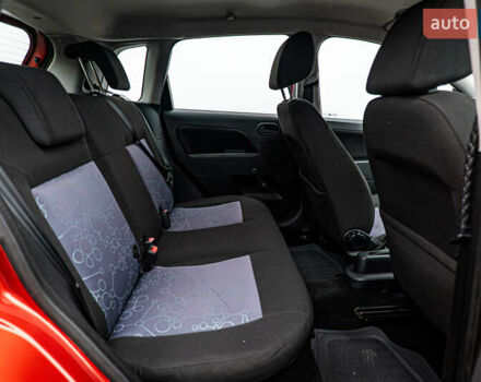 Червоний Форд Фієста, об'ємом двигуна 1.2 л та пробігом 94 тис. км за 4973 $, фото 16 на Automoto.ua