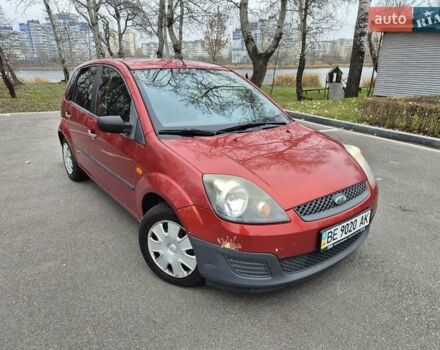 Червоний Форд Фієста, об'ємом двигуна 1.2 л та пробігом 158 тис. км за 3500 $, фото 1 на Automoto.ua