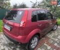 Красный Форд Фиеста, объемом двигателя 1.4 л и пробегом 237 тыс. км за 3650 $, фото 6 на Automoto.ua