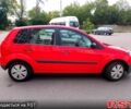Червоний Форд Фієста, об'ємом двигуна 1.2 л та пробігом 157 тис. км за 3300 $, фото 1 на Automoto.ua