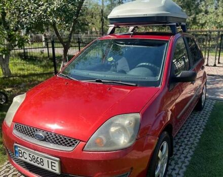 Червоний Форд Фієста, об'ємом двигуна 1.24 л та пробігом 202 тис. км за 3300 $, фото 1 на Automoto.ua