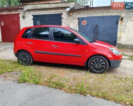 Красный Форд Фиеста, объемом двигателя 1.3 л и пробегом 208 тыс. км за 3900 $, фото 9 на Automoto.ua