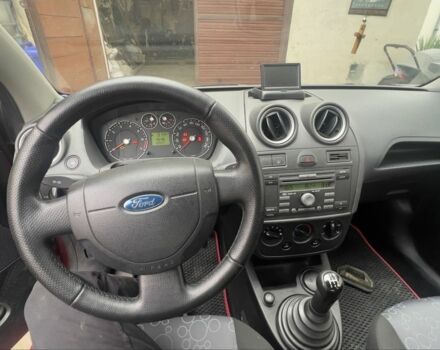 Красный Форд Фиеста, объемом двигателя 1.25 л и пробегом 190 тыс. км за 1700 $, фото 4 на Automoto.ua