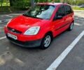 Красный Форд Фиеста, объемом двигателя 1.2 л и пробегом 270 тыс. км за 2950 $, фото 1 на Automoto.ua