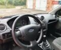 Красный Форд Фиеста, объемом двигателя 1.3 л и пробегом 208 тыс. км за 3599 $, фото 5 на Automoto.ua