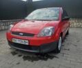 Червоний Форд Фієста, об'ємом двигуна 1.2 л та пробігом 174 тис. км за 4200 $, фото 1 на Automoto.ua