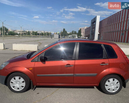 Червоний Форд Фієста, об'ємом двигуна 1.25 л та пробігом 183 тис. км за 4200 $, фото 3 на Automoto.ua
