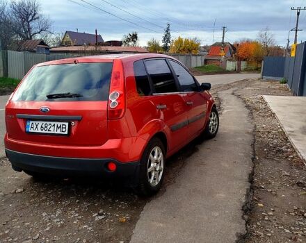Червоний Форд Фієста, об'ємом двигуна 1.4 л та пробігом 199 тис. км за 4200 $, фото 3 на Automoto.ua