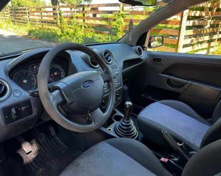 Червоний Форд Фієста, об'ємом двигуна 1.4 л та пробігом 183 тис. км за 3940 $, фото 13 на Automoto.ua