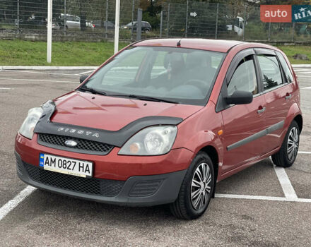 Красный Форд Фиеста, объемом двигателя 1.3 л и пробегом 229 тыс. км за 3300 $, фото 1 на Automoto.ua