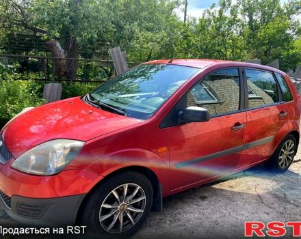 Красный Форд Фиеста, объемом двигателя 1.4 л и пробегом 174 тыс. км за 3500 $, фото 1 на Automoto.ua