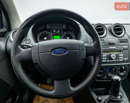 Червоний Форд Фієста, об'ємом двигуна 1.2 л та пробігом 94 тис. км за 4973 $, фото 11 на Automoto.ua