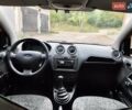 Красный Форд Фиеста, объемом двигателя 1.3 л и пробегом 208 тыс. км за 3900 $, фото 6 на Automoto.ua