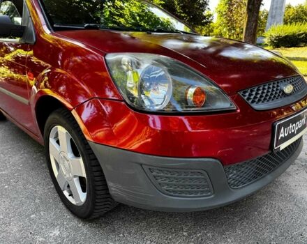 Червоний Форд Фієста, об'ємом двигуна 1.4 л та пробігом 183 тис. км за 3940 $, фото 3 на Automoto.ua