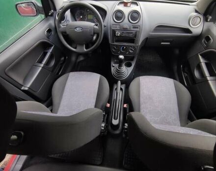 Красный Форд Фиеста, объемом двигателя 1.24 л и пробегом 208 тыс. км за 3800 $, фото 11 на Automoto.ua