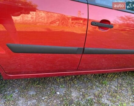 Красный Форд Фиеста, объемом двигателя 1.24 л и пробегом 150 тыс. км за 4800 $, фото 2 на Automoto.ua