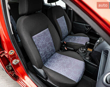 Червоний Форд Фієста, об'ємом двигуна 1.2 л та пробігом 94 тис. км за 4973 $, фото 15 на Automoto.ua