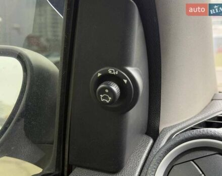 Красный Форд Фиеста, объемом двигателя 1.4 л и пробегом 213 тыс. км за 3190 $, фото 15 на Automoto.ua