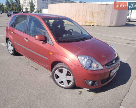 Красный Форд Фиеста, объемом двигателя 1.4 л и пробегом 203 тыс. км за 4300 $, фото 5 на Automoto.ua