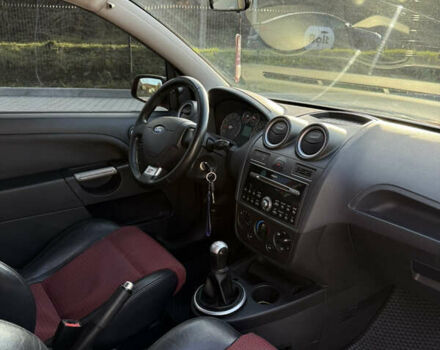 Красный Форд Фиеста, объемом двигателя 2 л и пробегом 260 тыс. км за 4600 $, фото 14 на Automoto.ua