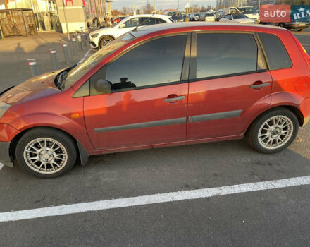 Красный Форд Фиеста, объемом двигателя 1.4 л и пробегом 226 тыс. км за 3750 $, фото 2 на Automoto.ua
