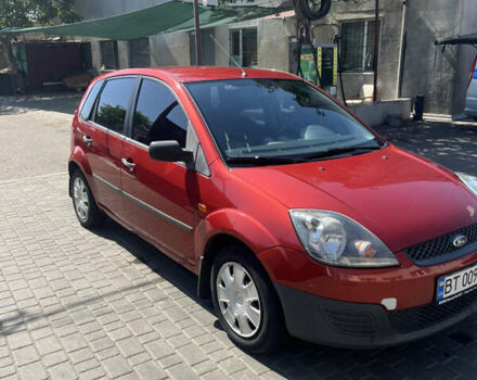 Красный Форд Фиеста, объемом двигателя 1.39 л и пробегом 90 тыс. км за 5000 $, фото 3 на Automoto.ua
