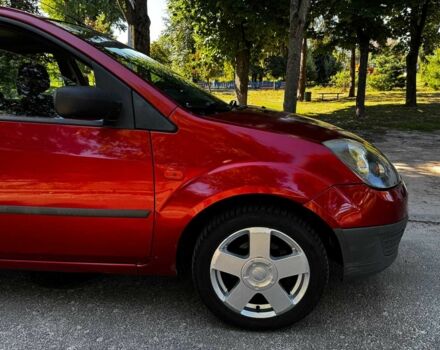 Червоний Форд Фієста, об'ємом двигуна 1.4 л та пробігом 183 тис. км за 3940 $, фото 4 на Automoto.ua