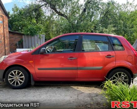 Красный Форд Фиеста, объемом двигателя 1.4 л и пробегом 174 тыс. км за 3500 $, фото 6 на Automoto.ua