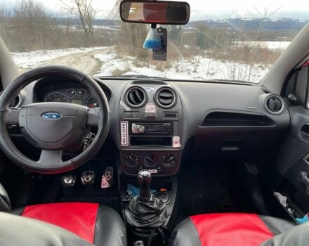 Червоний Форд Фієста, об'ємом двигуна 1.2 л та пробігом 275 тис. км за 2750 $, фото 7 на Automoto.ua