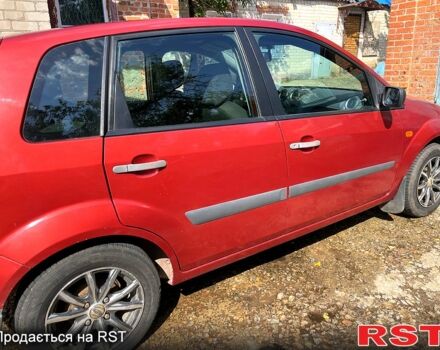 Красный Форд Фиеста, объемом двигателя 1.4 л и пробегом 174 тыс. км за 3500 $, фото 3 на Automoto.ua
