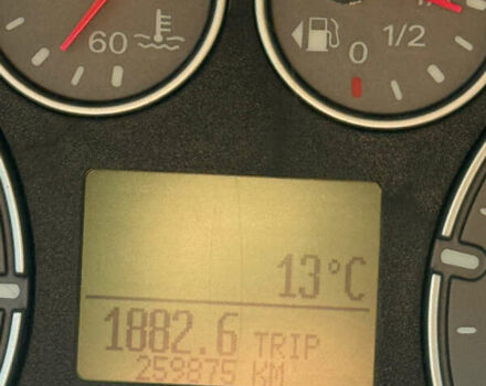 Красный Форд Фиеста, объемом двигателя 2 л и пробегом 260 тыс. км за 4600 $, фото 19 на Automoto.ua