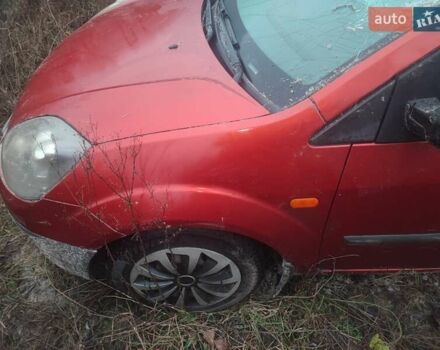 Красный Форд Фиеста, объемом двигателя 1.4 л и пробегом 175 тыс. км за 1750 $, фото 3 на Automoto.ua