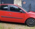Красный Форд Фиеста, объемом двигателя 1.3 л и пробегом 208 тыс. км за 3900 $, фото 1 на Automoto.ua
