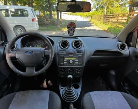 Червоний Форд Фієста, об'ємом двигуна 1.4 л та пробігом 183 тис. км за 3940 $, фото 22 на Automoto.ua