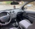Красный Форд Фиеста, объемом двигателя 1.2 л и пробегом 159 тыс. км за 2750 $, фото 6 на Automoto.ua