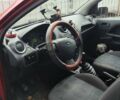 Красный Форд Фиеста, объемом двигателя 1.3 л и пробегом 190 тыс. км за 3542 $, фото 2 на Automoto.ua