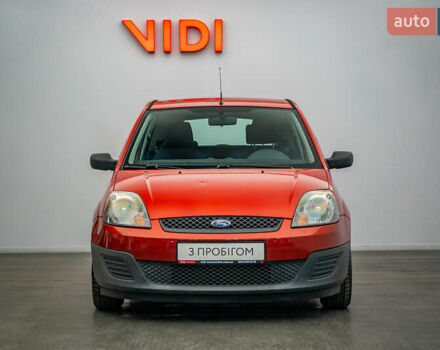 Червоний Форд Фієста, об'ємом двигуна 1.2 л та пробігом 94 тис. км за 4973 $, фото 4 на Automoto.ua