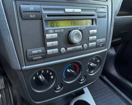 Червоний Форд Фієста, об'ємом двигуна 1.4 л та пробігом 183 тис. км за 3940 $, фото 17 на Automoto.ua