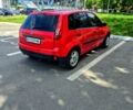 Красный Форд Фиеста, объемом двигателя 1.2 л и пробегом 270 тыс. км за 2950 $, фото 2 на Automoto.ua