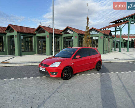 Красный Форд Фиеста, объемом двигателя 2 л и пробегом 260 тыс. км за 4600 $, фото 1 на Automoto.ua