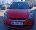 Красный Форд Фиеста, объемом двигателя 1.39 л и пробегом 210 тыс. км за 4700 $, фото 1 на Automoto.ua