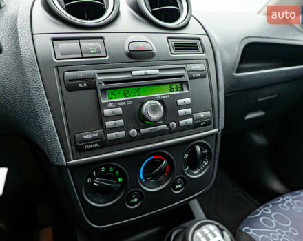 Червоний Форд Фієста, об'ємом двигуна 1.2 л та пробігом 94 тис. км за 4973 $, фото 13 на Automoto.ua