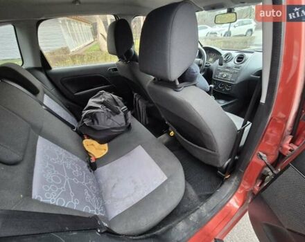 Червоний Форд Фієста, об'ємом двигуна 1.2 л та пробігом 158 тис. км за 3500 $, фото 16 на Automoto.ua