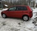 Красный Форд Фиеста, объемом двигателя 1.39 л и пробегом 122 тыс. км за 5300 $, фото 2 на Automoto.ua