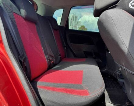 Красный Форд Фиеста, объемом двигателя 1.4 л и пробегом 213 тыс. км за 3190 $, фото 10 на Automoto.ua